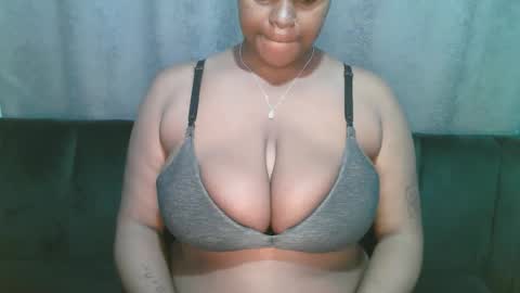 Snapshot of lady_dearra chatting on 24, 3, 2026 lady_dearra online show from 24, 3, 2026