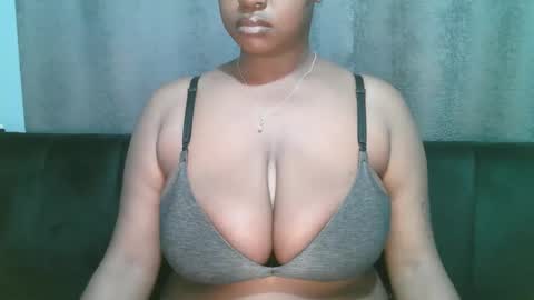 Snapshot of lady_dearra chatting on 25, 3, 2026 lady_dearra online show from 25, 3, 2026