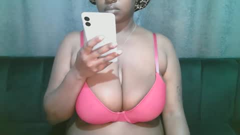 Snapshot of lady_dearra chatting on 29, 3, 2026 lady_dearra online show from 29, 3, 2026