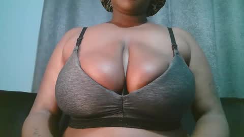 Snapshot of lady_dearra chatting on 20, 4, 2026 lady_dearra online show from 20, 4, 2026
