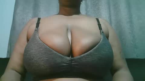 Snapshot of lady_dearra chatting on 21, 4, 2026 lady_dearra online show from 21, 4, 2026