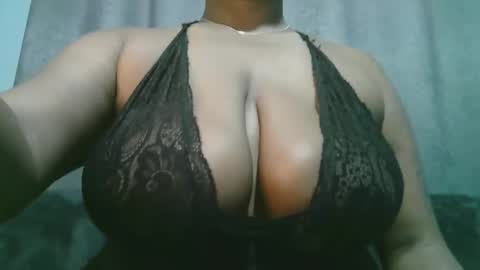 Snapshot of lady_dearra chatting on 25, 4, 2026 lady_dearra online show from 25, 4, 2026