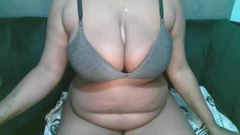 Snapshot of lady_dearra chatting on 4, 5, 2026 lady_dearra online show from 4, 5, 2026