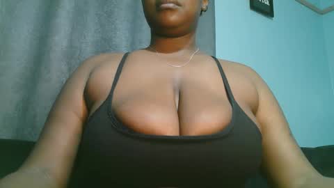 Snapshot of lady_dearra chatting on 6, 5, 2026 lady_dearra online show from 6, 5, 2026