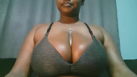 Snapshot of lady_dearra chatting on 8, 5, 2026 lady_dearra online show from 8, 5, 2026