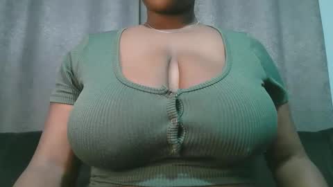 Snapshot of lady_dearra chatting on 11, 5, 2026 lady_dearra online show from 11, 5, 2026