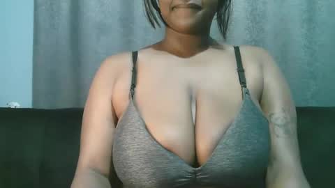 Snapshot of lady_dearra chatting on 16, 5, 2026 lady_dearra online show from 16, 5, 2026