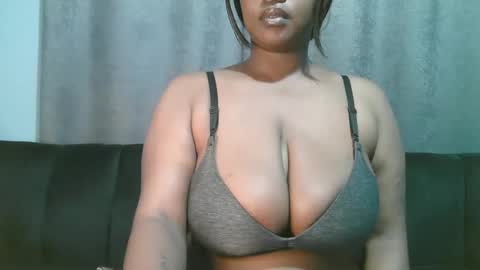 Snapshot of lady_dearra chatting on 17, 5, 2026 lady_dearra online show from 17, 5, 2026