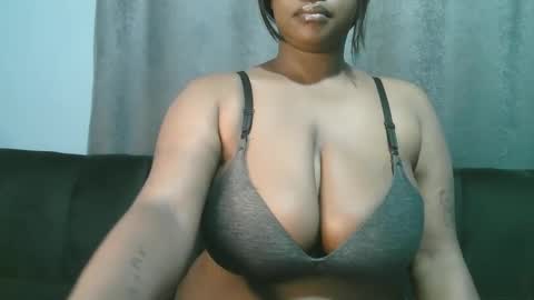 Snapshot of lady_dearra chatting on 18, 5, 2026 lady_dearra online show from 18, 5, 2026