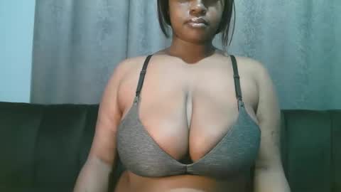 Snapshot of lady_dearra chatting on 19, 5, 2026 lady_dearra online show from 19, 5, 2026