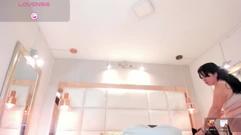 Snapshot of lady_hellen chatting on 2, 2, 2026 online show from 2, 2, 2026