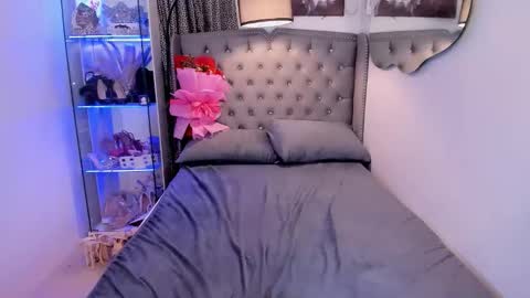 lady_moriseth online show from 24, 11, 2025