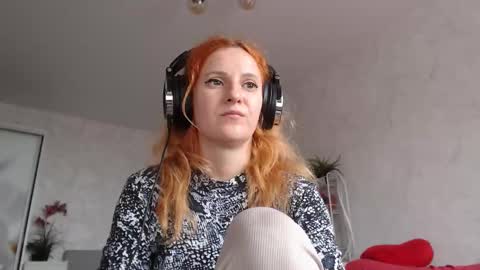 Sima Ladybigsmile online show from 7, 11, 2025