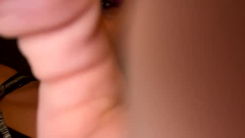 Snapshot of ladybug9097 chatting on 1, 3, 2025 RockStar Couple online show from 1, 3, 2025