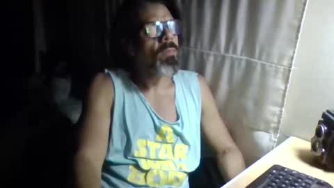 La Genova esta Dura beard boy male dick mastubate latinosexy latinohot latino glasses mature strong stronglegs online show from 3, 4, 2026