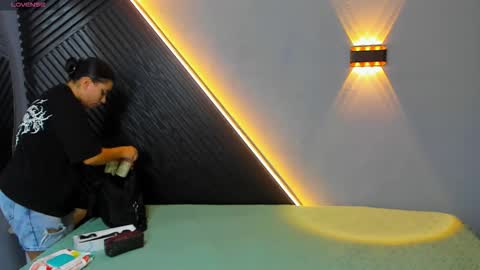    online show from 29, 3, 2026