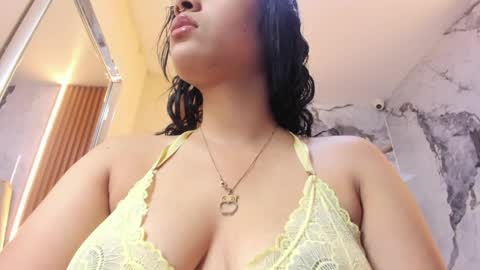 Snapshot of lailamorfy chatting on 11, 5, 2026 online show from 11, 5, 2026