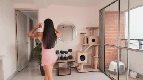 Laira online show from 13, 4, 2026