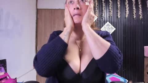 Snapshot of lalanaughty1 chatting on 14, 5, 2026 Sofi online show from 14, 5, 2026