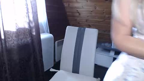 LaMadrina006 online show from 14, 10, 2025