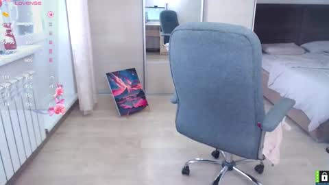 Snapshot of lana__nova chatting on 7, 11, 2025 Lana online show from 7, 11, 2025