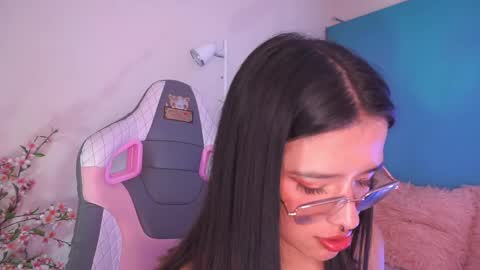 Snapshot of lana_dreams_ chatting on 11, 4, 2026 Lana online show from 11, 4, 2026
