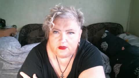 lanacat555 online show from 4, 12, 2025