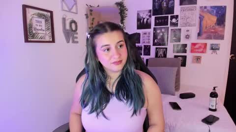 lanaherondale_ online show from 5, 11, 2025