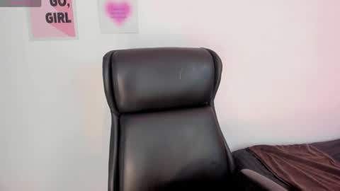 LanaJones online show from 7, 4, 2026