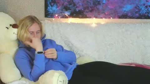 LanaviSmith online show from 6, 11, 2025