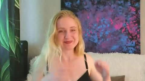 Snapshot of lanavismith chatting on 20, 7, 2026 LanaviSmith online show from 20, 7, 2026