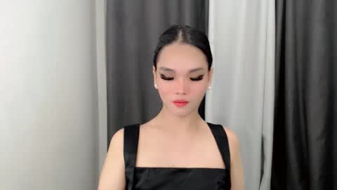 lanawyatt_ online show from 12, 11, 2025