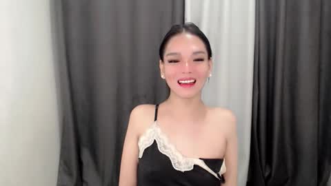 lanawyatt_ online show from 28, 11, 2025