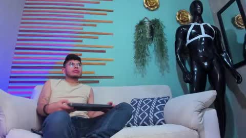 Lance  Max  online show from 18, 4, 2026