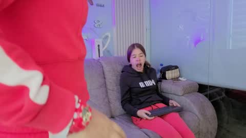 lanna_as online show from 4, 4, 2026