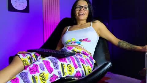 la paisita  online show from 3, 2, 2025