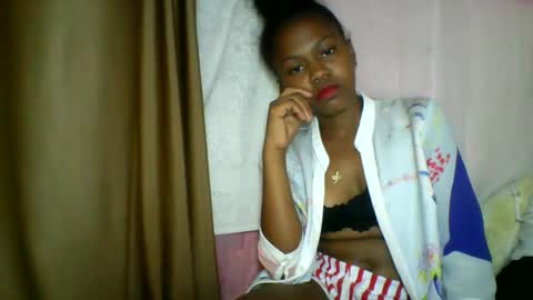 Snapshot of lara_belle chatting on 15, 5, 2026 lara_belle online show from 15, 5, 2026