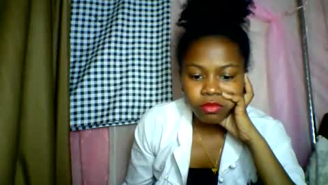 Snapshot of lara_belle chatting on 7, 6, 2026 lara_belle online show from 7, 6, 2026