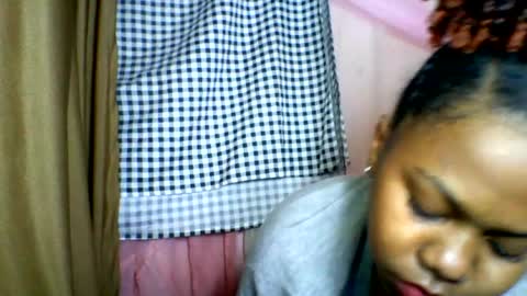 Snapshot of lara_belle chatting on 29, 6, 2026 lara_belle online show from 29, 6, 2026