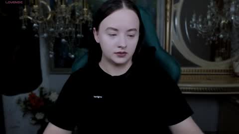 lara_benson_ online show from 27, 11, 2025