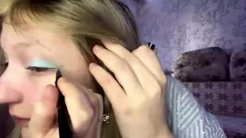 Lily online show from 16, 4, 2026