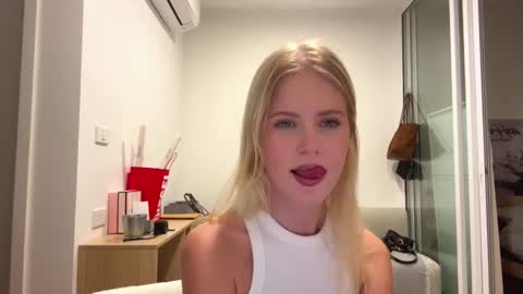 Stella online show from 6, 2, 2026