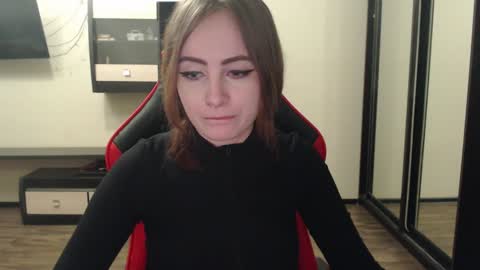 Laralianna online show from 10, 1, 2025