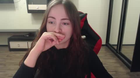 Laralianna online show from 5, 2, 2025