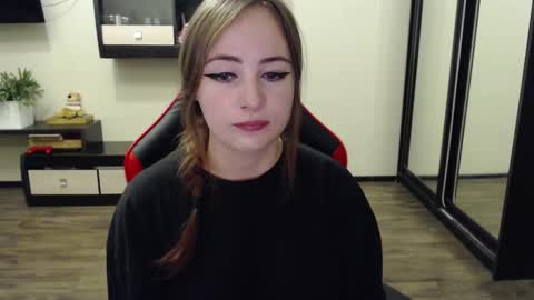 Laralianna online show from 11, 9, 2025