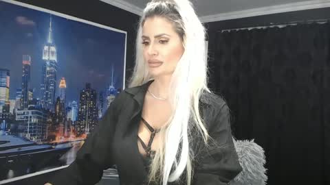 laras_moans online show from 28, 12, 2024