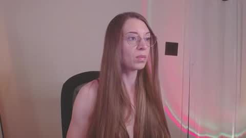 Snapshot of larawintersxxx chatting on 25, 5, 2026 larawintersxxx online show from 25, 5, 2026