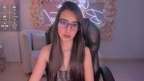 Larisa Smirnov online show from 28, 11, 2025