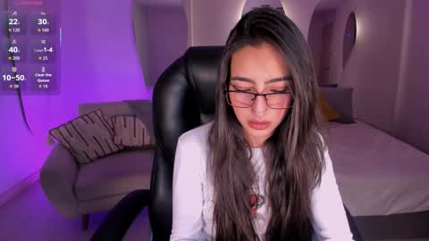 Larisa Smirnov online show from 5, 12, 2025