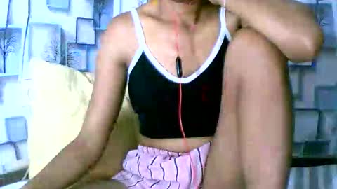 Snapshot of larra27 chatting on 25, 4, 2026 Malala online show from 25, 4, 2026